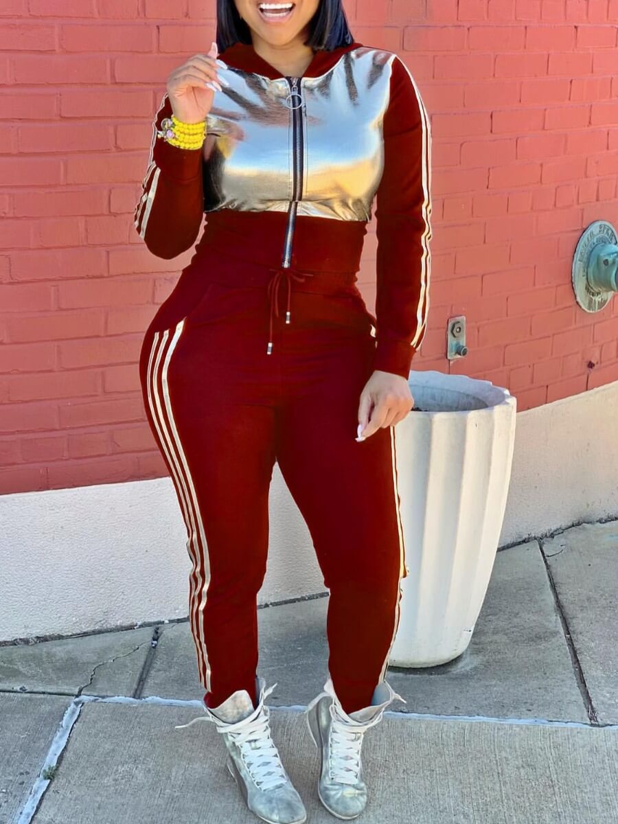 Lovely Casual Hooded Collar Patchwork Red Plus Size Two-piece Pants Set
Lovely Casual Hooded Collar Patchwork Red Plus Size Two-piece Pants Set