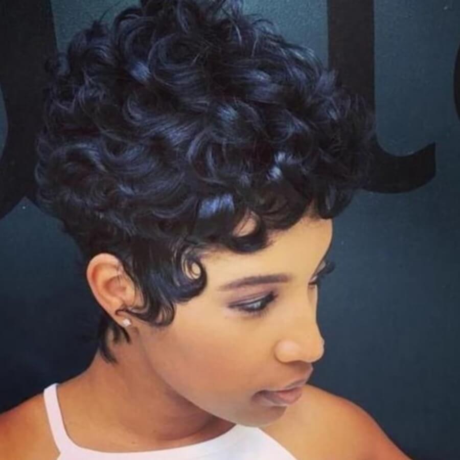 Lovely Stylish Short Curly Black Wigs 
Lovely Stylish Short Curly Black Wigs