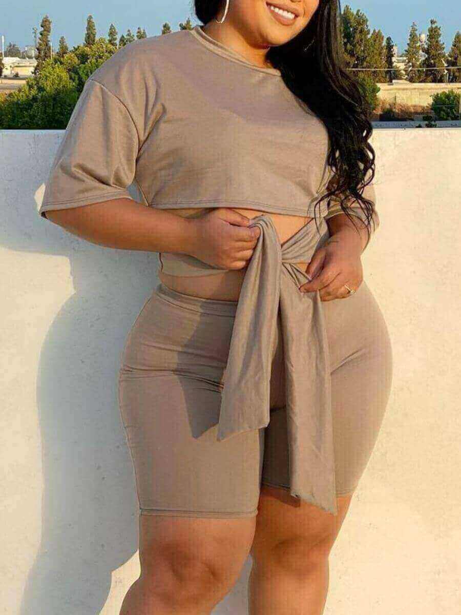 Lovely Plus Size Casual O Neck Bandage Design Light Coffee Two-piece Shorts Set
Lovely Plus Size Casual O Neck Bandage Design Light Coffee Two-piece Shorts Set