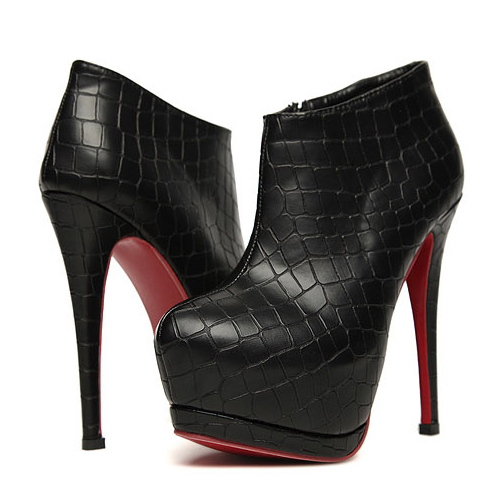 black stilettos round toe