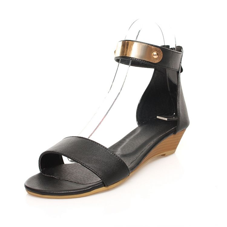 flat sandals with heel strap
