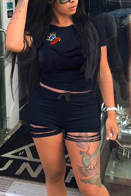 

LovelyLeisure Round Neck Hollow-out Black Blending Two-piece Shorts Set