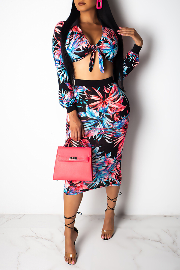 

Lovely Stylish V Neck Printed Black Two-piece Skirt Set