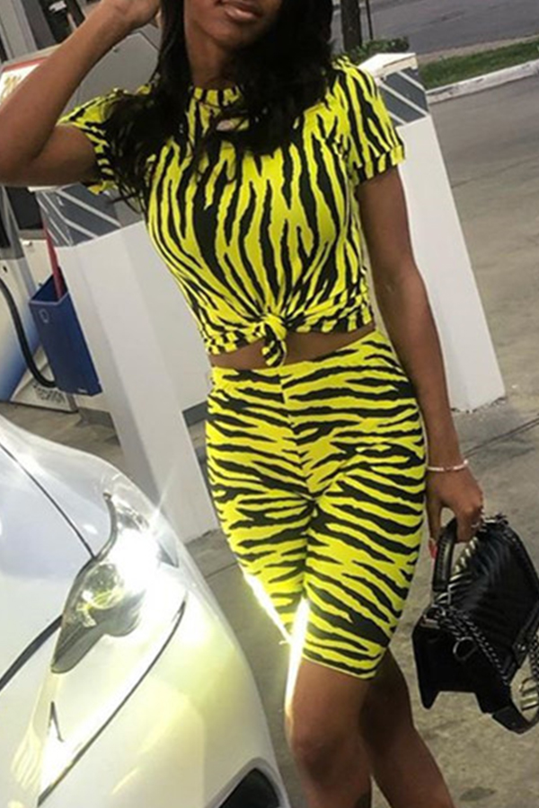

Lovely Leisure Zebra-stripe Printed Yellow Two-piece Shorts Set
