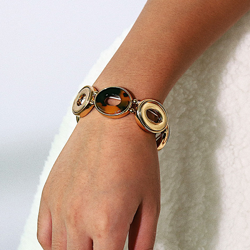 

Lovely Leisure Gold Bracelet