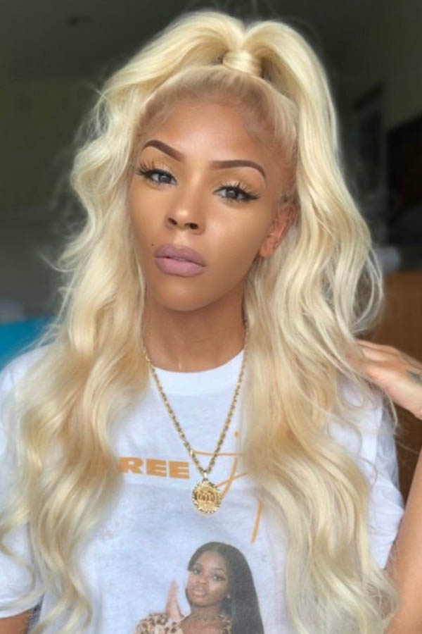 

Lovely Chic Curly Gold Wigs