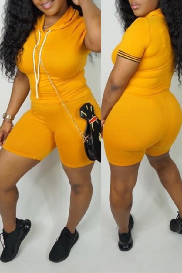 

Lovely Casual Hooded Collar Yellow Two-piece Shorts Set