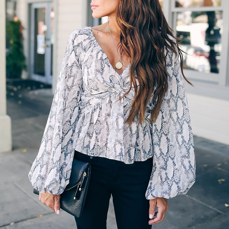 

Lovely Sweet Print White Blouse