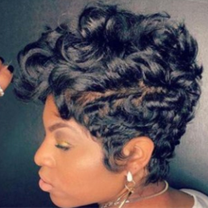 

Lovely Leisure Curly Short Black Wigs