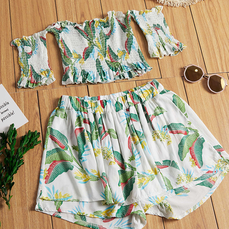 

Lovely Bohemian Plants Print White Two-piece Shorts Set