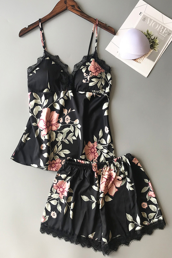 

Lovely Sweet Print Black Sleepwear