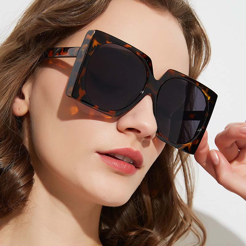

Lovely Retro Print Brown Sunglasses