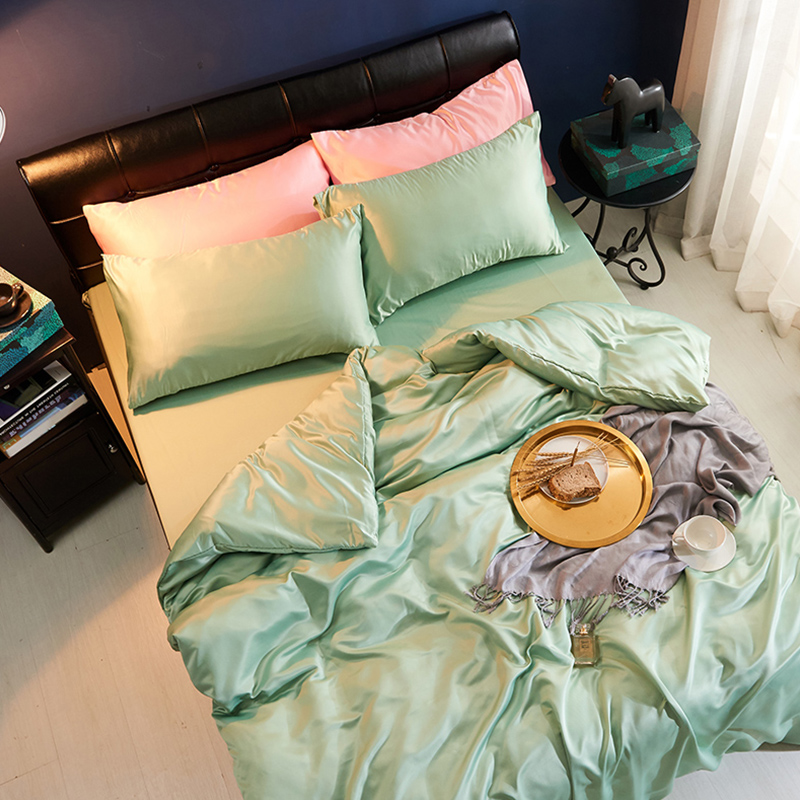 

Lovely Leisure Basic Light Green Bedding Set