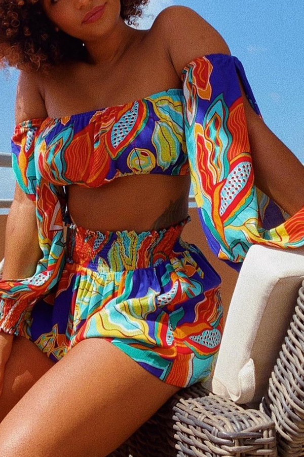

Lovely Bohemian Dew Shoulder Print Multicolor Two-piece Shorts Set, Multi