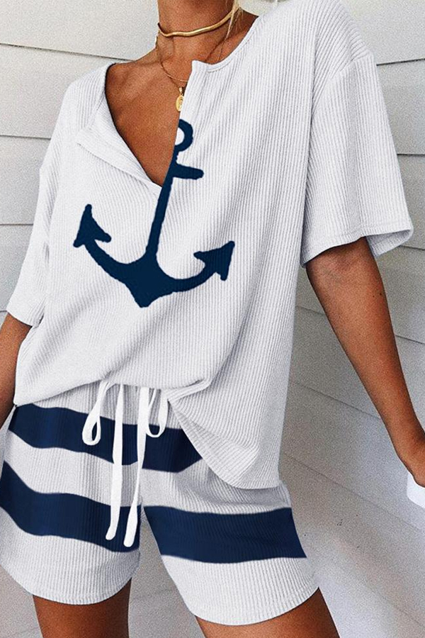 

Lovely Leisure Print White Two-piece Shorts Set