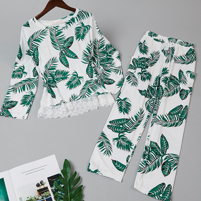 

Lovely Leisure Plants Print White Sleepwear