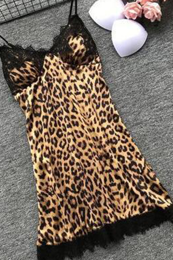 

Lovely Sexy Leopard Print Sleepwear