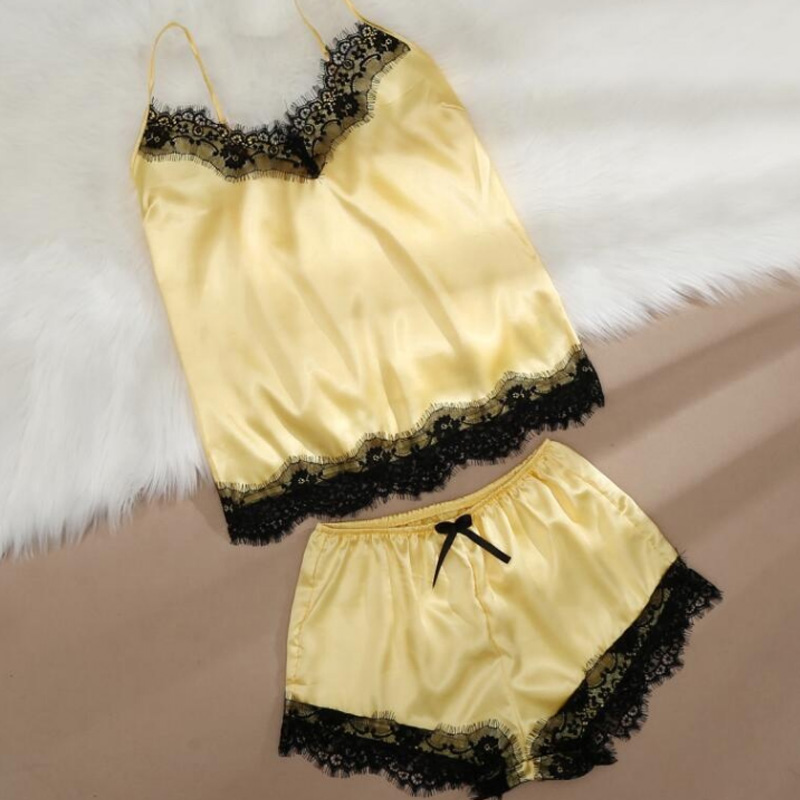 

Lovely Sexy Lace Hem Yellow Sleepwear