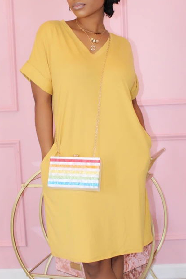 

Lovely Casual Pocket Patched Yellow Knee Length T-shirt Dress