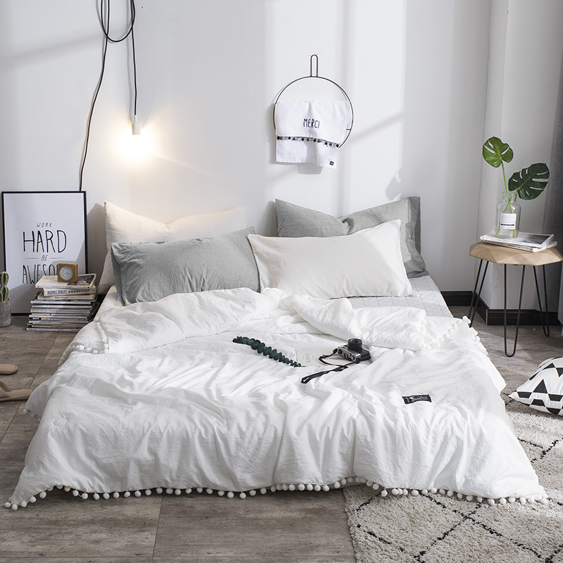 

Lovely Trendy Tassel Design White Blanket