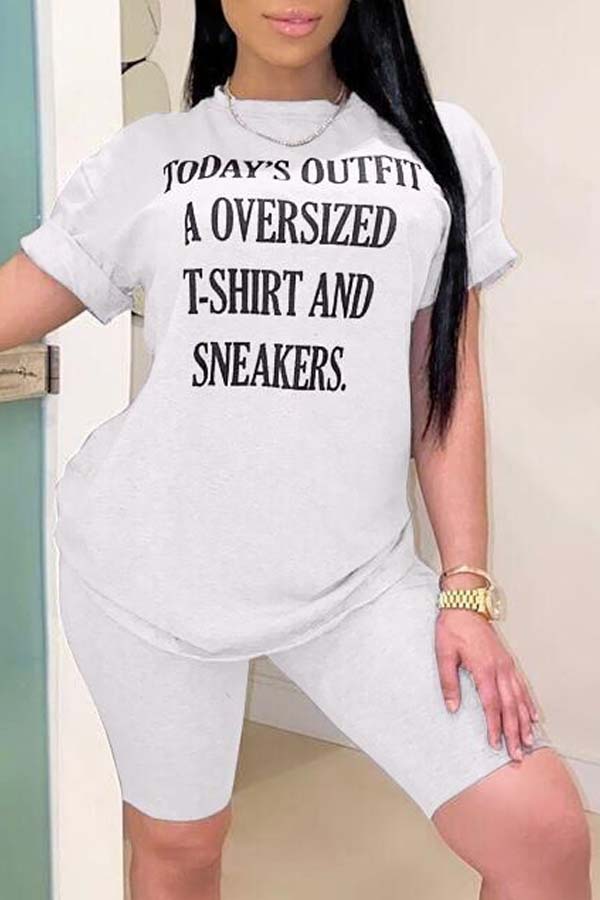 

Lovely Casual Letter Print White Two-piece Shorts Set