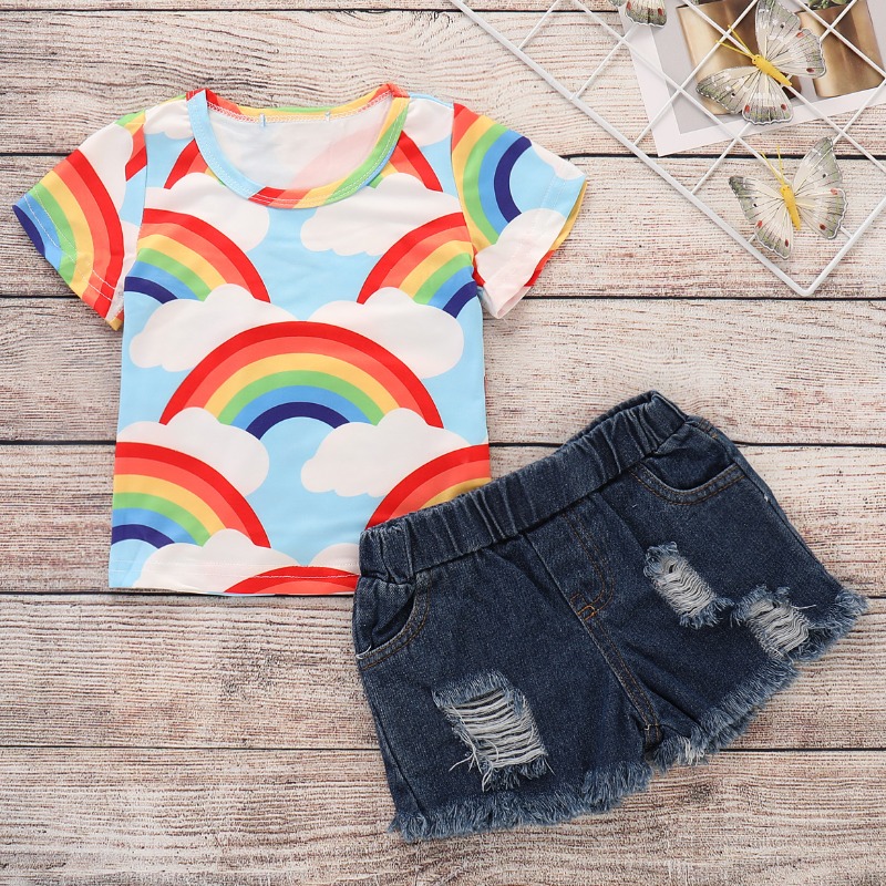 

Lovely Casual Rainbow Print Yellow Girl Two-piece Shorts Set