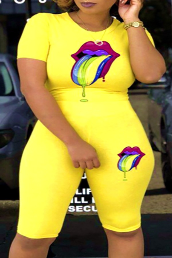 

Lovely Casual Lip Print Yellow Plus Size Two-piece Shorts Set