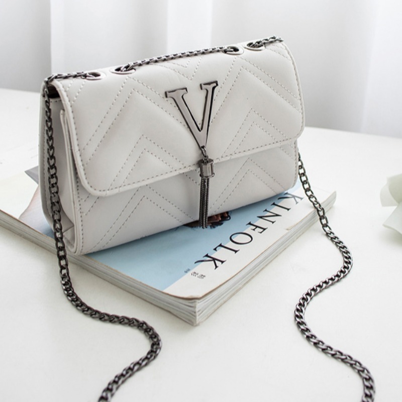 

Lovely Stylish Chain Strap White Crossbody Bag