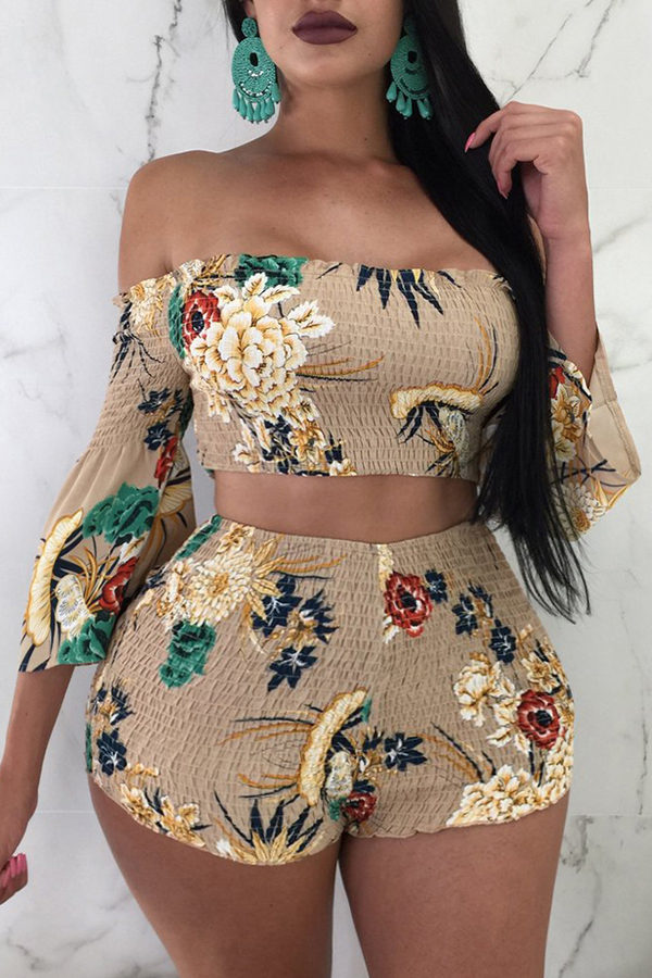 

Lovely Plus Size Trendy Dew Shoulder Print Khaki Two-piece Shorts Set
