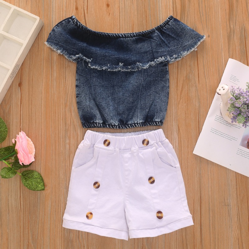 

Lovely Sweet Buttons Design Blue Girl Two-piece Shorts Set