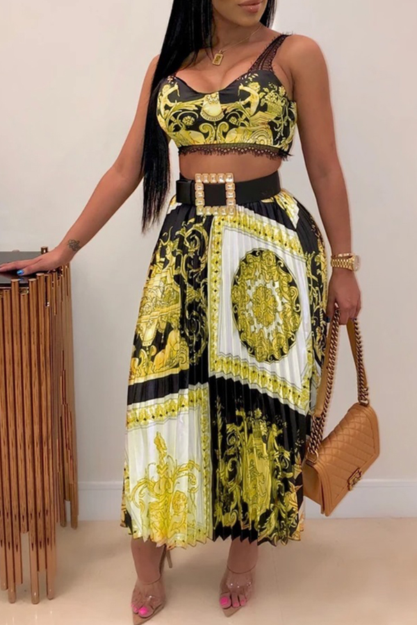

Lovely Casual Print Gold Two-piece Skirt Set
