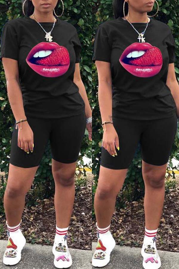 

Lovely Leisure Lip Print Black Two-piece Shorts Set