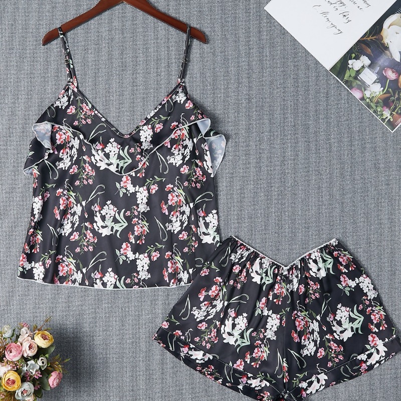 

Lovely Leisure Floral Print Black Sleepwear