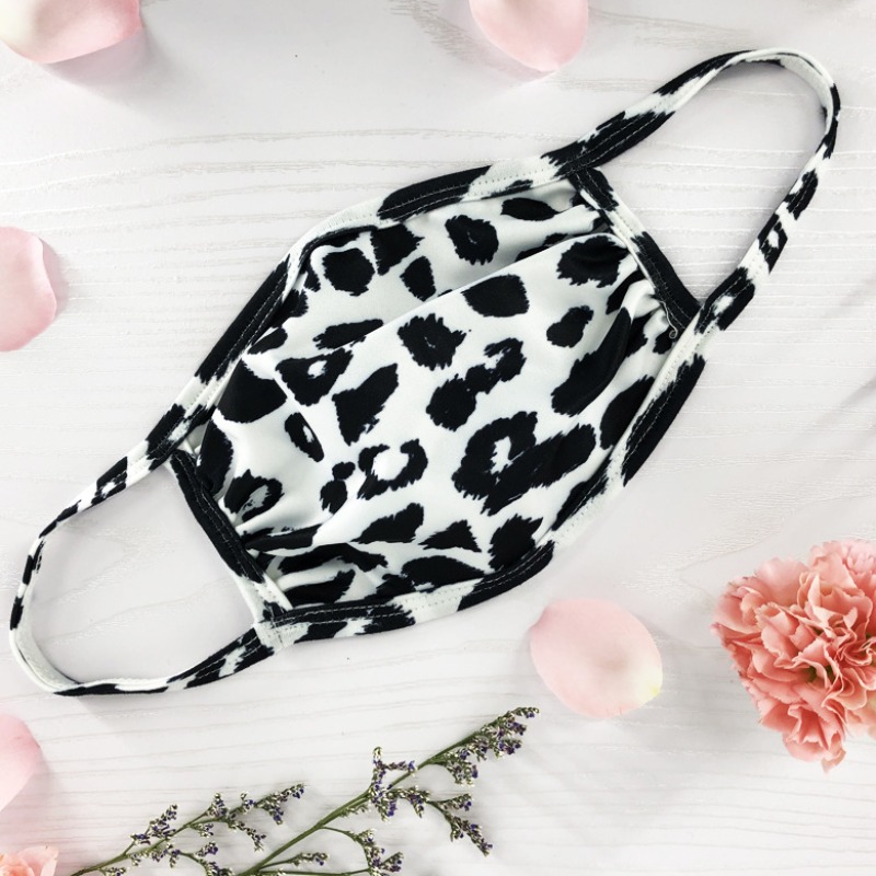 

Lovely Cosy Leopard Print Face Mask