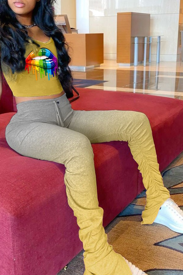 

lovely Leisure Lip Print Yellow Two-piece Pants Set