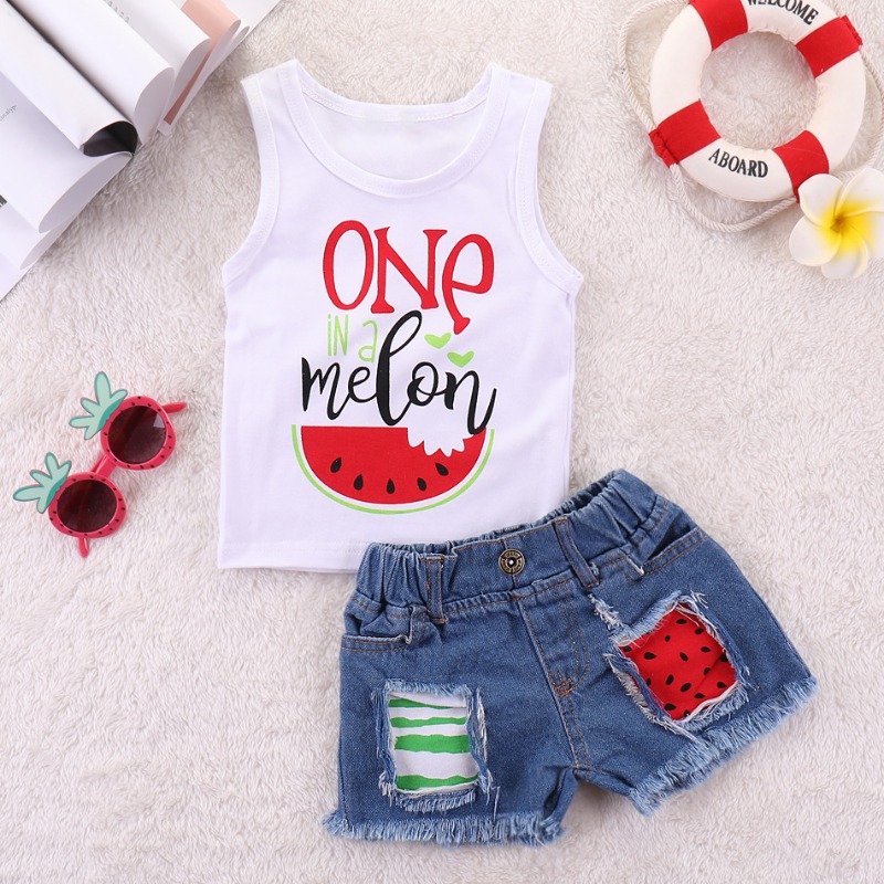 

lovely Casual Print White Girl Two-piece Shorts Set