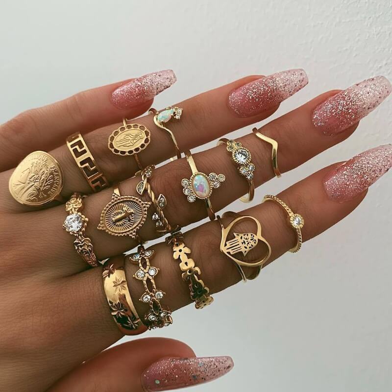LovelyWholesale Stylish 15-piece Gold Ring All Seasons Vintage Spring Summer 2024
