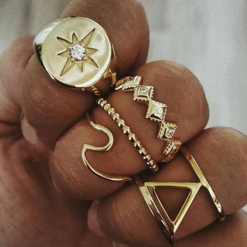

lovely Stylish 5-piece Gold Ring