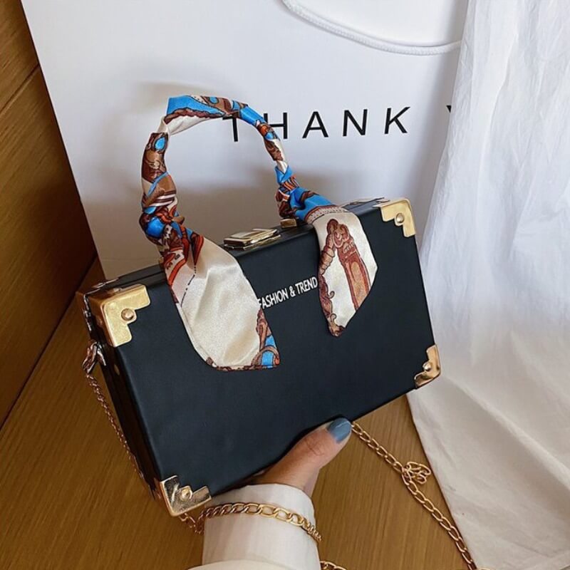 

Lovely Casual Chain Strap Black Crossbody Bag
