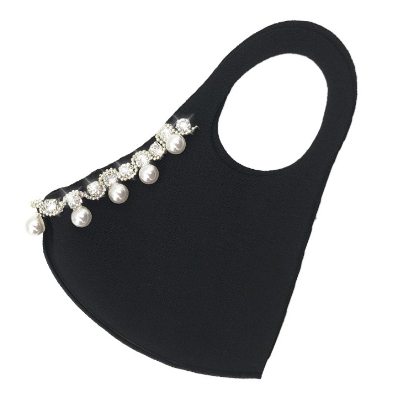 

Lovely Pearl Decorative Pitch-black Face Mask
