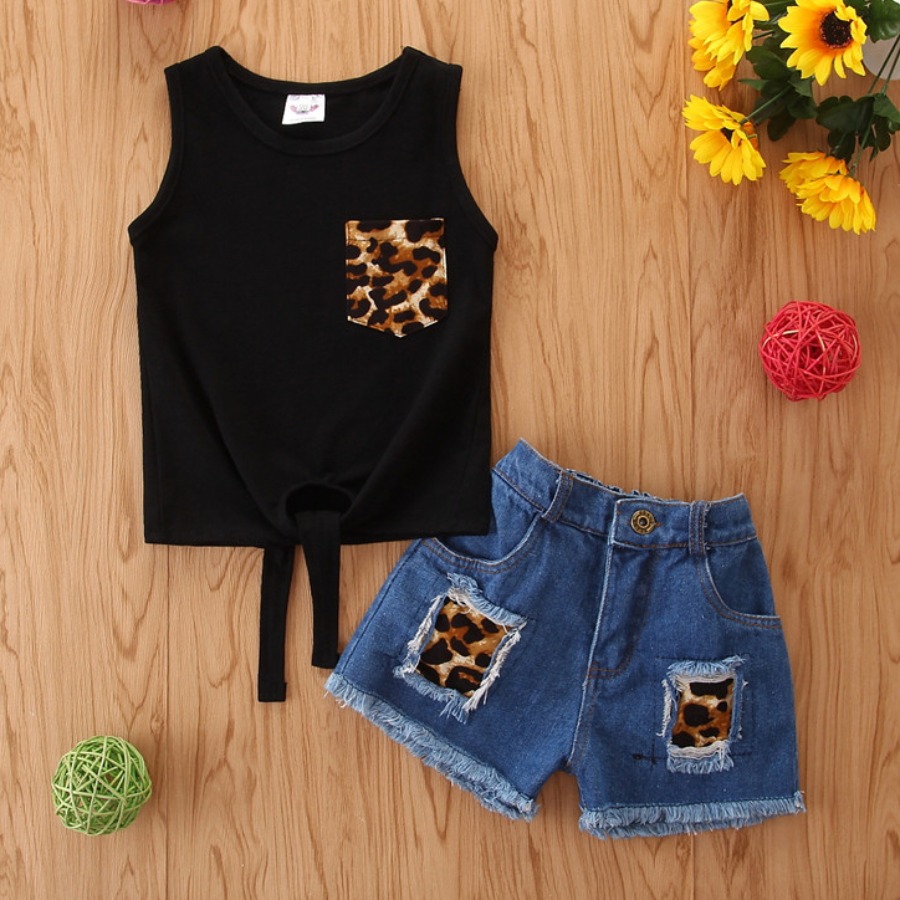 

lovely Casual Patchwork Black Girl Two-piece Shorts Set