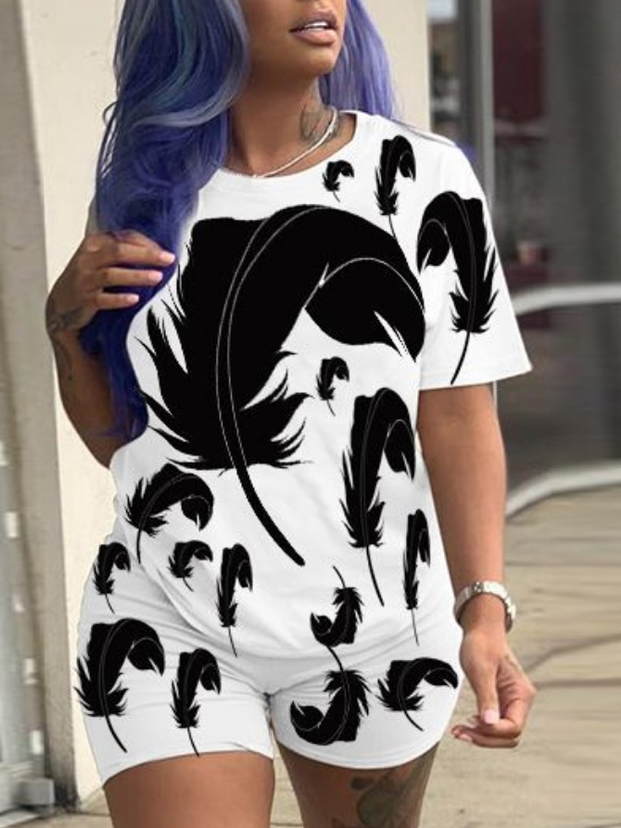 

Lovely Street O Neck Print White Plus Size Two-piece Shorts Set