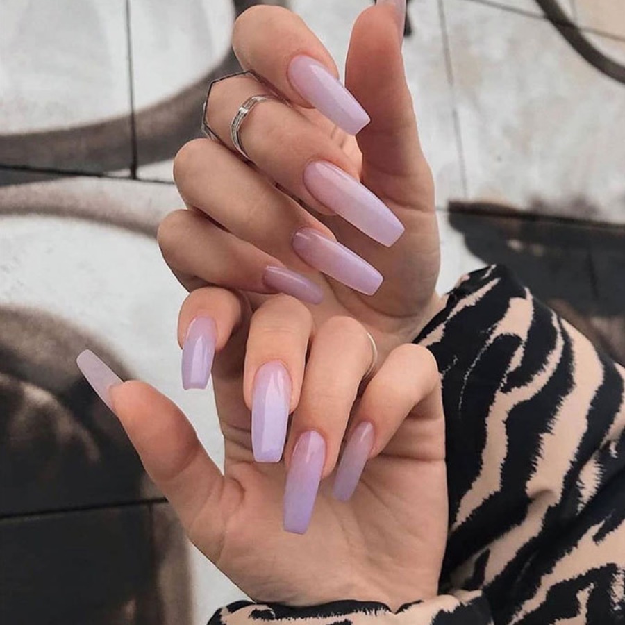 

lovely Stylish Gradient Purple Nail Art