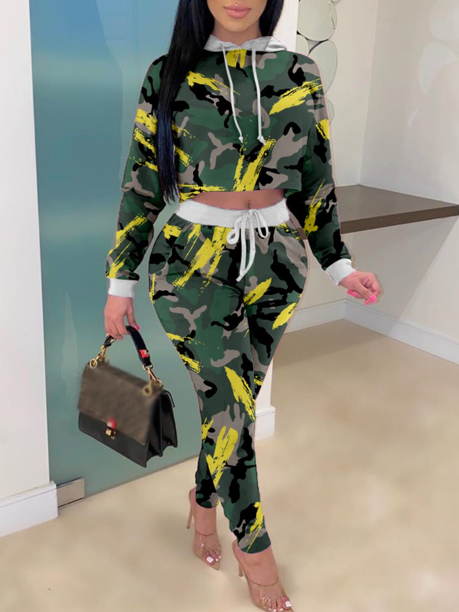 

lovely Casual Hooded Collar Camo Print Two Piece Pants Set