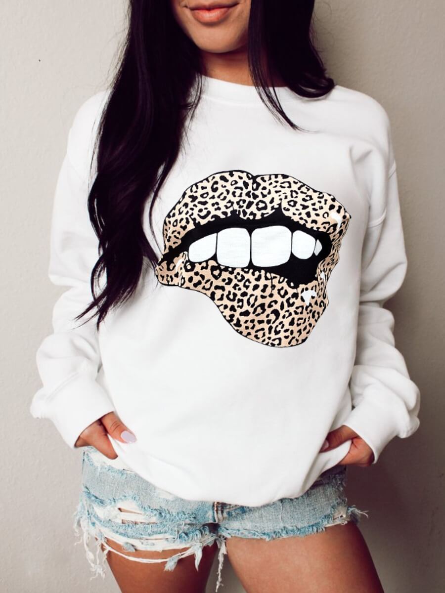 

Lovely Casual O Neck Lip Print White Hoodie