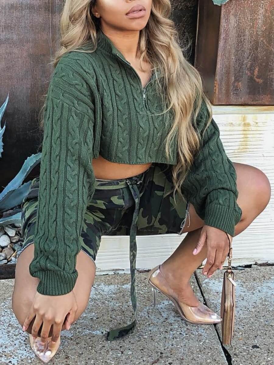 

Lovely Stylish Turndown Collar Zipper Design Army Green Sweater