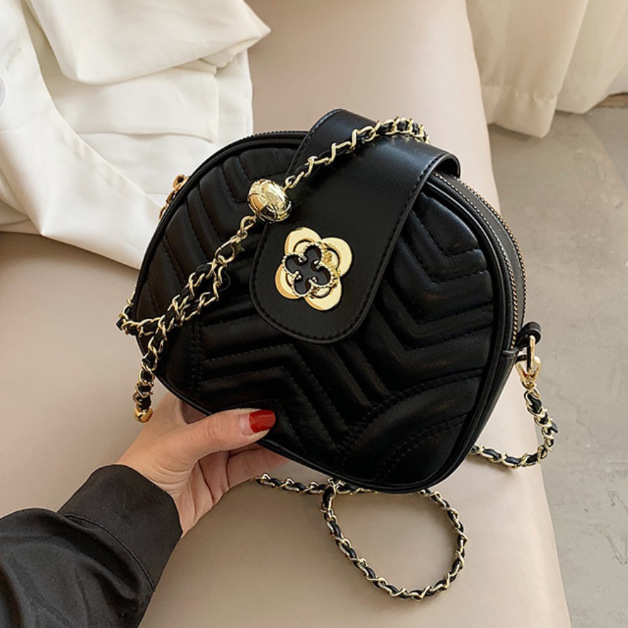 

lovely Trendy Chain Strap Black Crossbody Bag