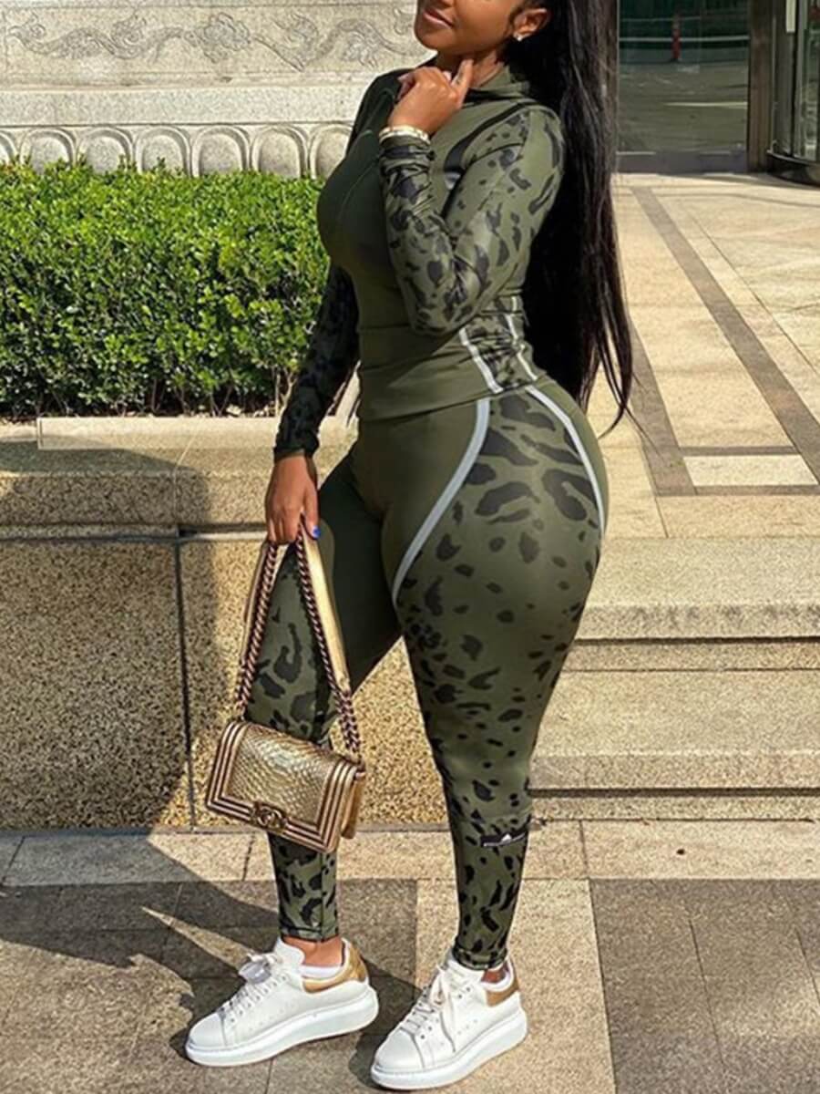 

Lovely Sportswear Print Zipper Design Army Green Plus Size Two-piece Pants Set