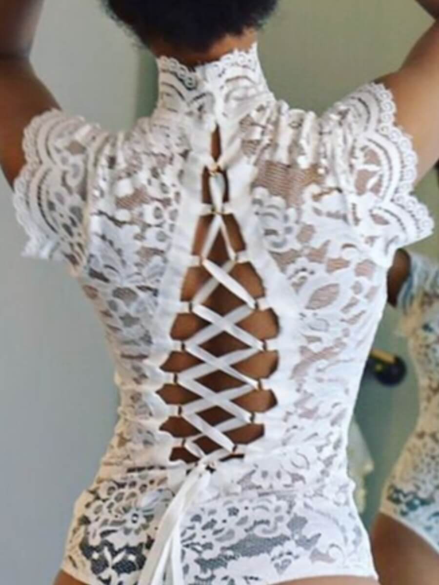 

Lovely Sexy Turtleneck Lace Bandage Design White Sleepwear