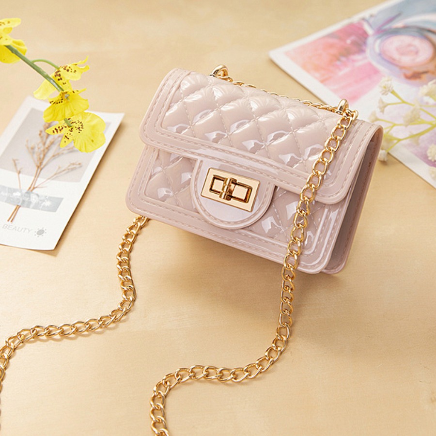 

Lovely Stylish Chain Strap Pink Crossbody Bag